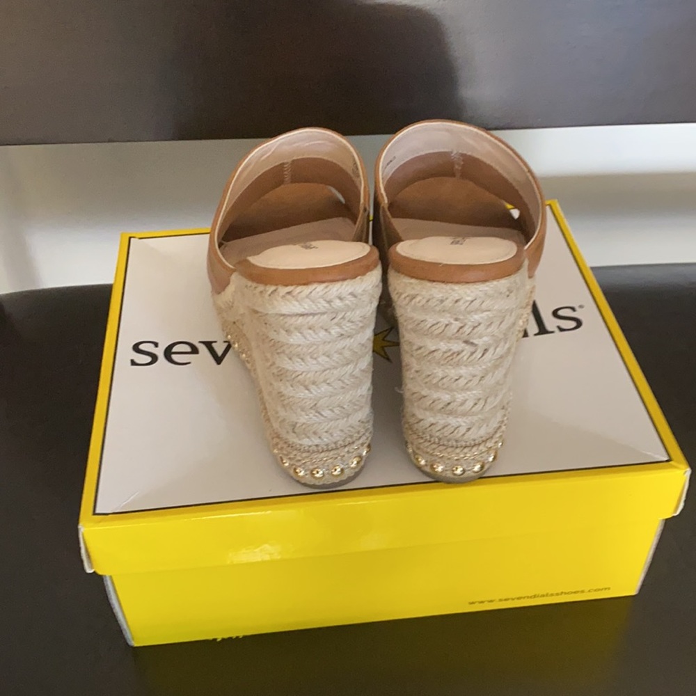 Shoes - Picture 2 of 3